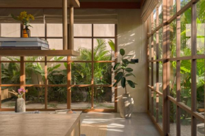 Amara - Bespoke, Japanese-Inspired 1 BR Studio in Peaceful Uluwatu Jungle